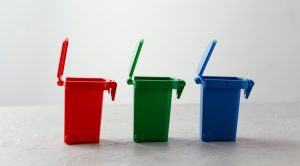 Пластиковые контейнеры для твердых бытовых отходов: виды, материалы и нормативные требования